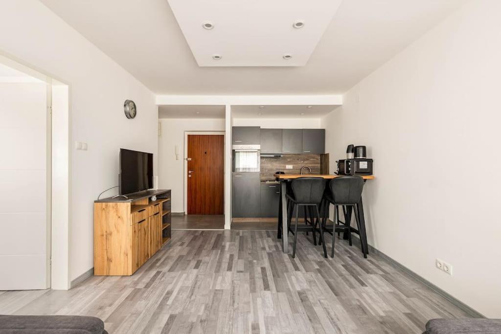 Cozy Renovated Apartment Close To Schoenbrunn Palace فيينا المظهر الخارجي الصورة